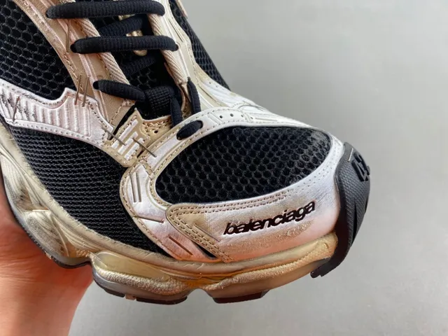 Balenciaga Beige Noir Sola Sculptée Overlays Synthétiques Métalliques Sneakers Chunky 2