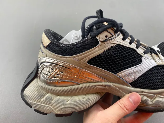 Balenciaga Beige Noir Sola Sculptée Overlays Synthétiques Métalliques Sneakers Chunky 3
