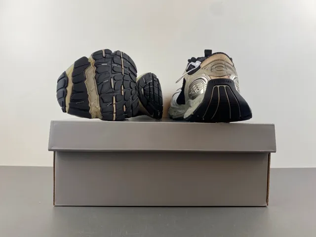 Balenciaga Beige Noir Sola Sculptée Overlays Synthétiques Métalliques Sneakers Chunky 16