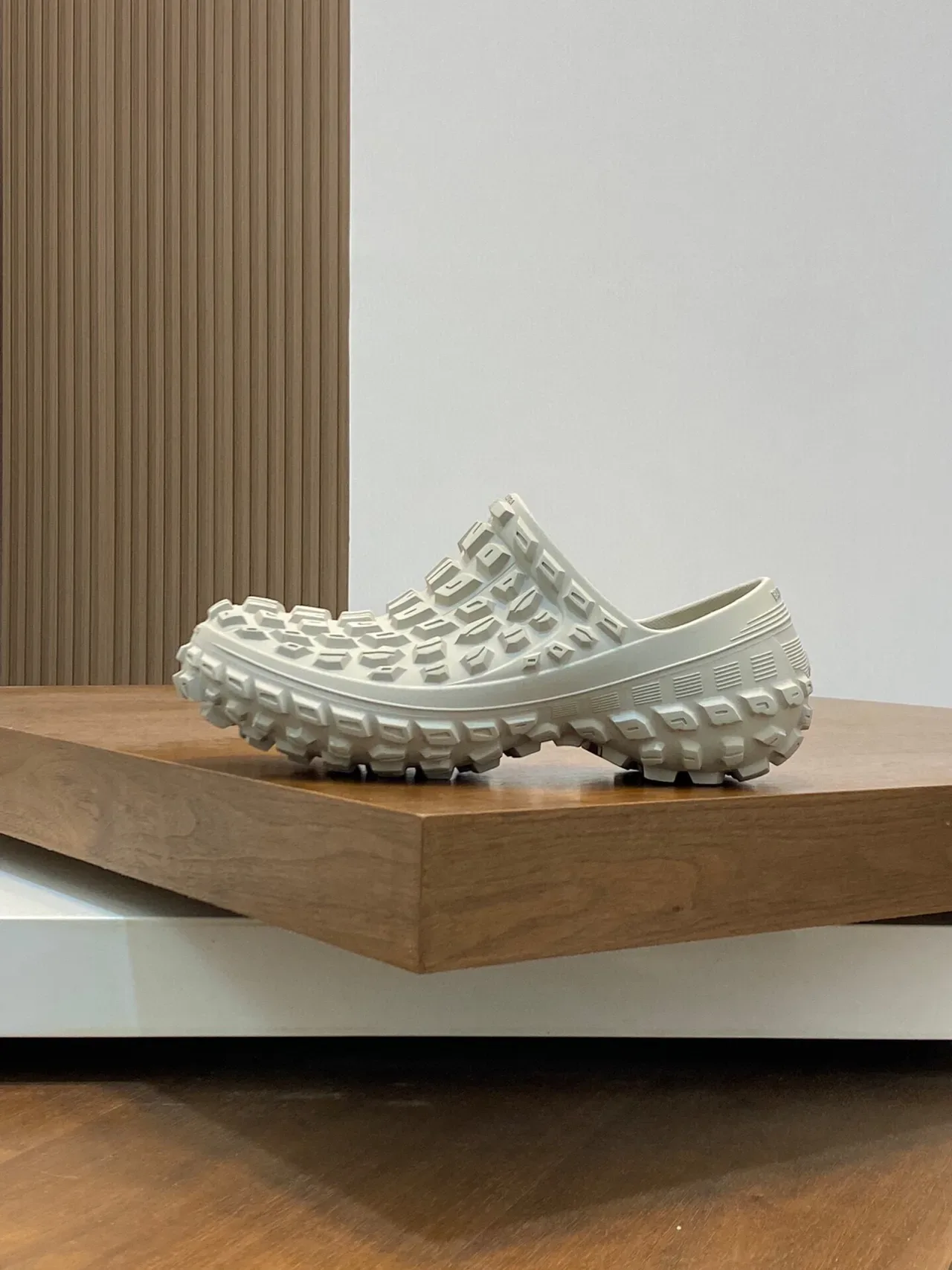 Balenciaga 米色 几何块状图案 模具橡胶 鞋面 木屐 3