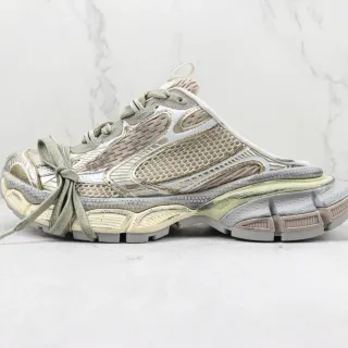 Balenciaga Defender Beige Gray বহুস্তরীয় নকশাকৃত তলা জাল এবং সিন্থেটিক ওভারলে নির্মাণ মোটা স্নিকার্স