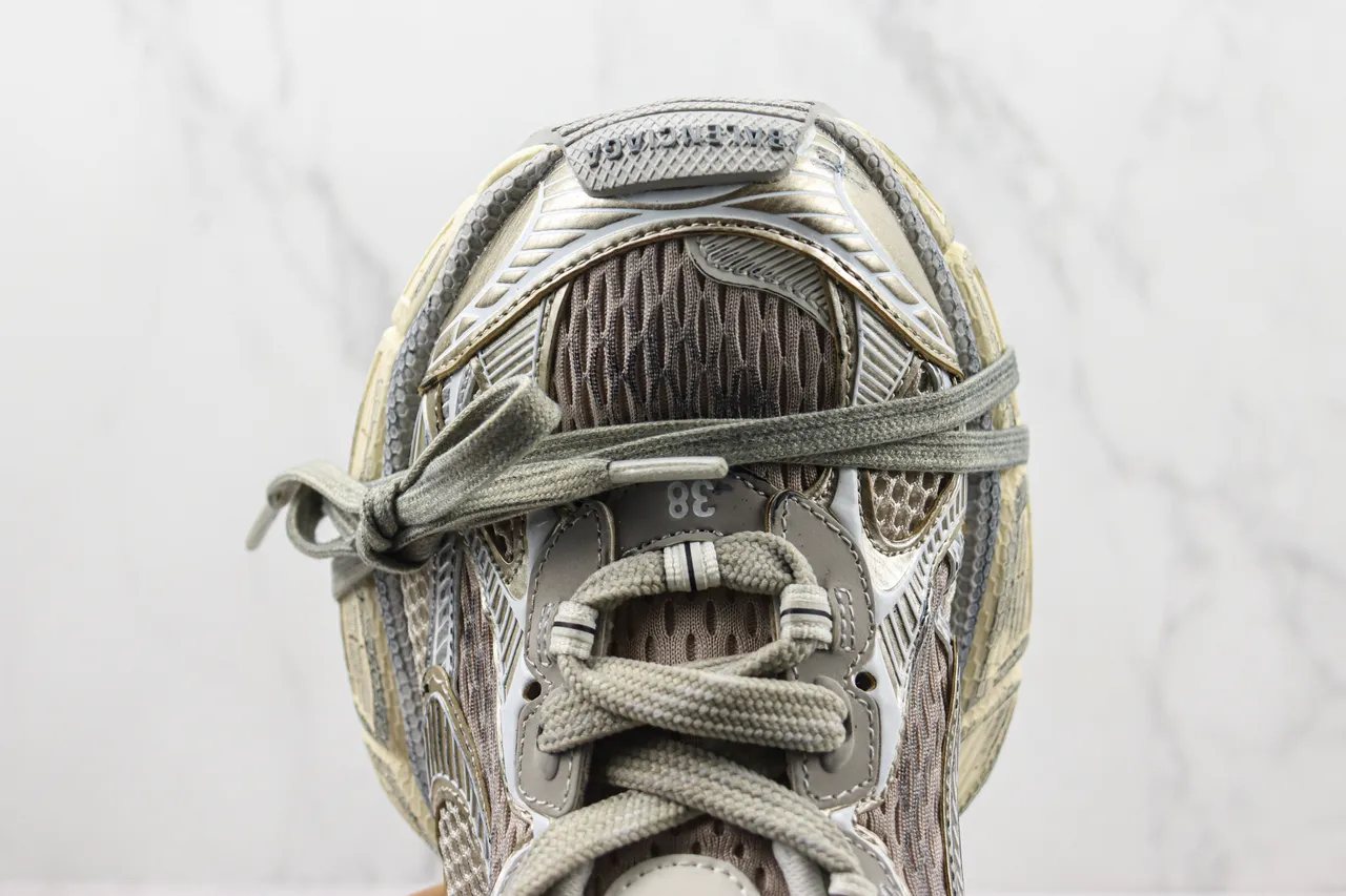 Balenciaga Defender Beige Gray semelle multicouche sculptée maille et construction de superposition synthétique sneakers chunky 6