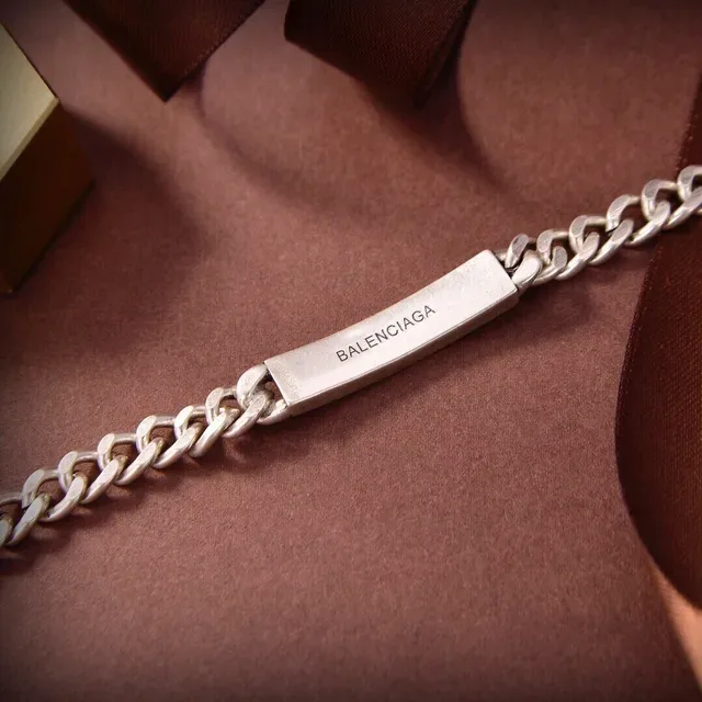Balenciaga I Love Balenciaga Engraved Curb-Link Chain Bracelet 5