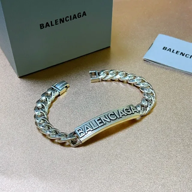 Balenciaga Logo Corrente Pulseira de Metal Prateado 4