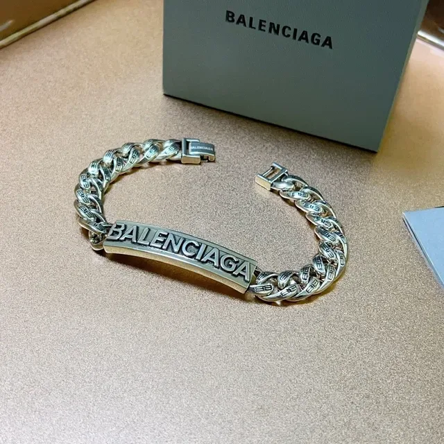 Balenciaga Logo Corrente Pulseira de Metal Prateado 7