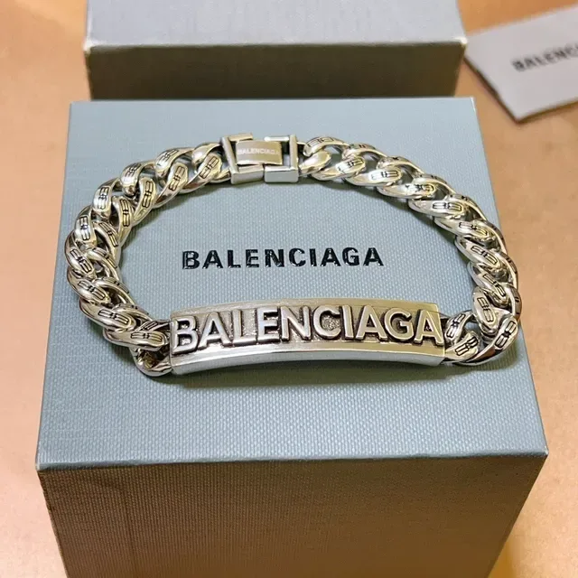 Balenciaga Logo Corrente Pulseira de Metal Prateado 9