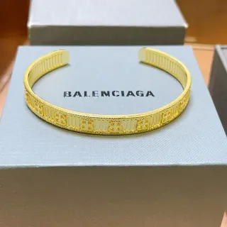Balenciaga Logo-Engraved Pulsera de Oro con Interior Acanalado