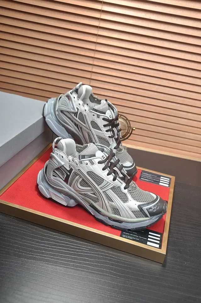 Balenciaga Runner Light Gray and Black Chunky Sneakers 6