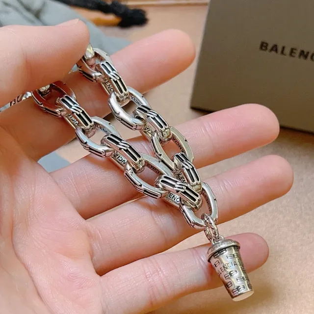 Balenciaga Bracelet Chaîne à Maillons Épaisses Argentées Noires avec Détails 4