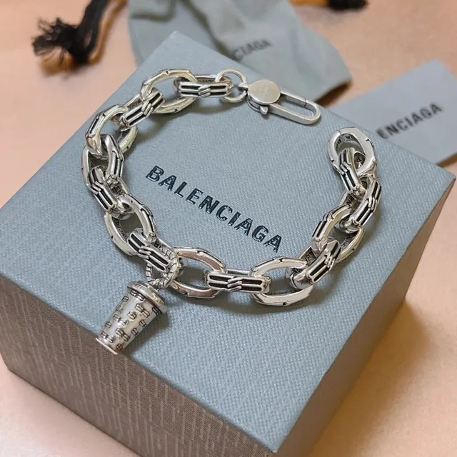 Balenciaga Bracelet Chaîne à Maillons Épaisses Argentées Noires avec Détails 7