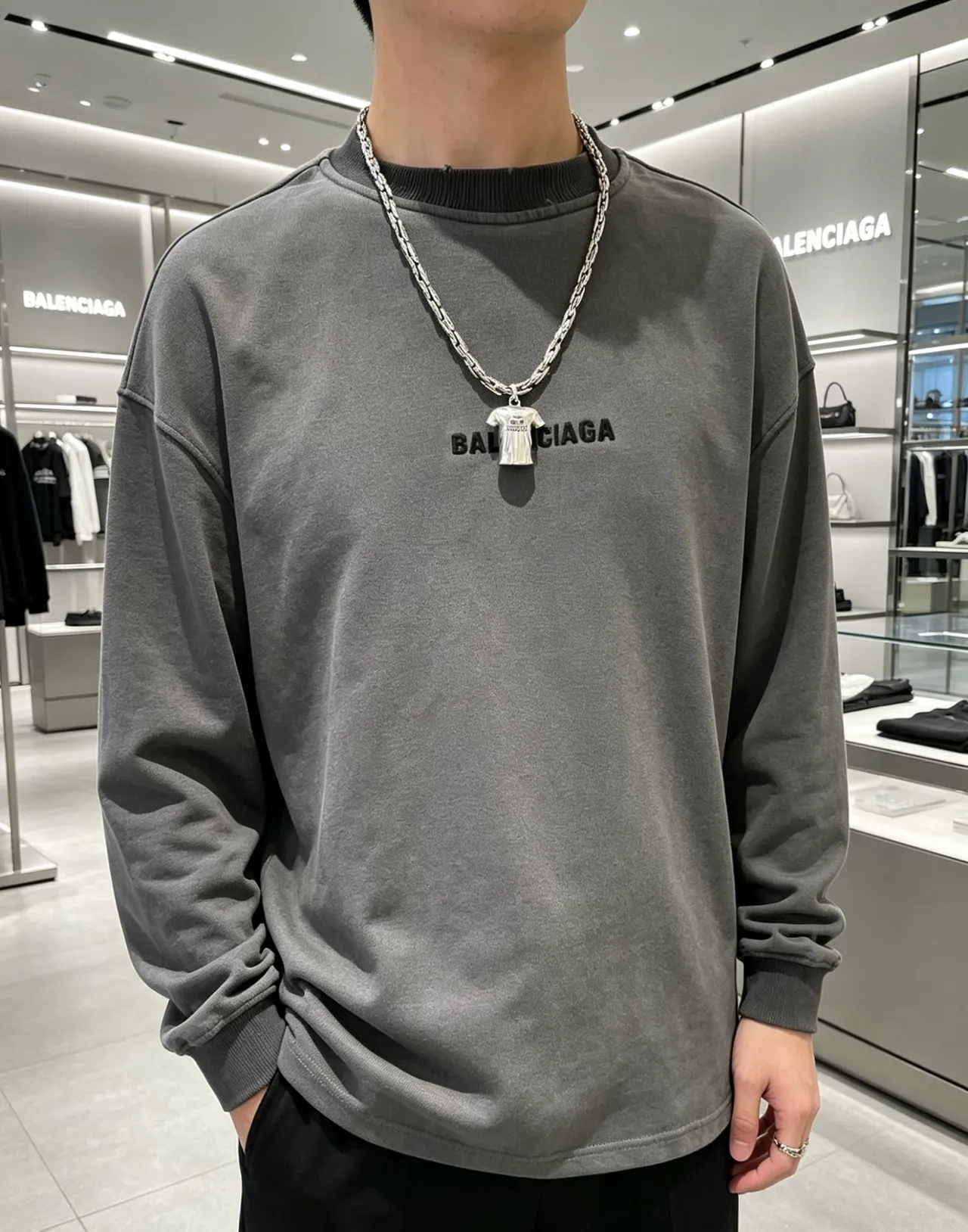 Balenciaga T-Shirt Necklace Silver Chunky Link Chain Pendant Necklace 3