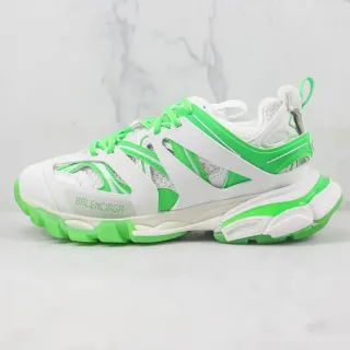 Balenciaga Track Trainer হোয়াইট এবং নিওন গ্রিন চাঙ্কি স্নিকার্স