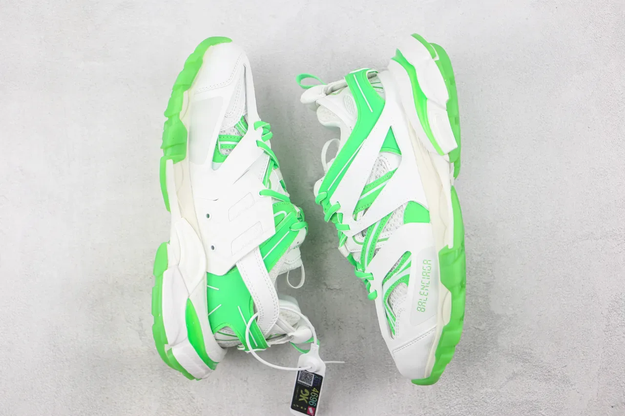Balenciaga Track Trainer হোয়াইট এবং নিওন গ্রিন চাঙ্কি স্নিকার্স 2