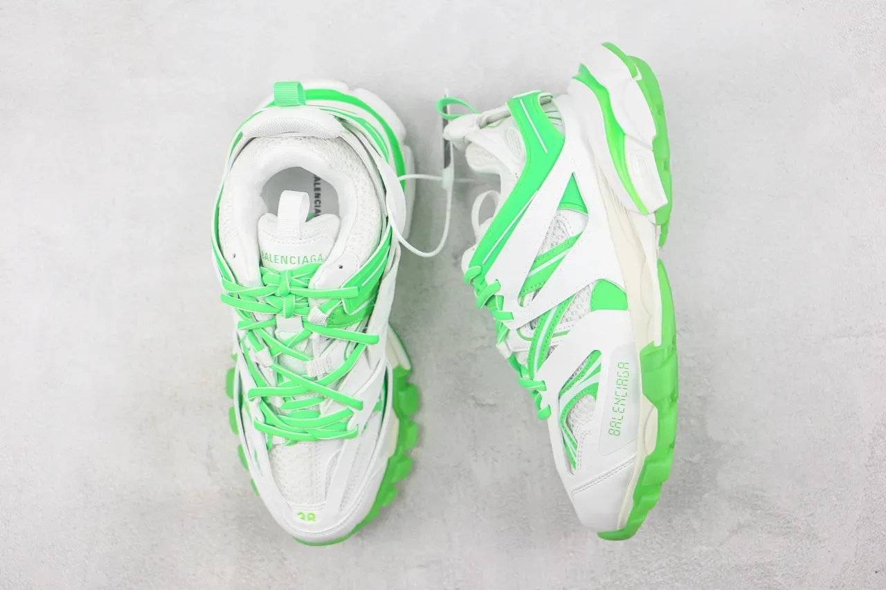 Balenciaga Track Trainer হোয়াইট এবং নিওন গ্রিন চাঙ্কি স্নিকার্স 3