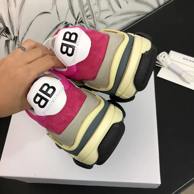 Balenciaga Triple S ফুসিয়া পিঙ্ক ইয়েলো গ্রে চাঙ্কি স্নিকার 4