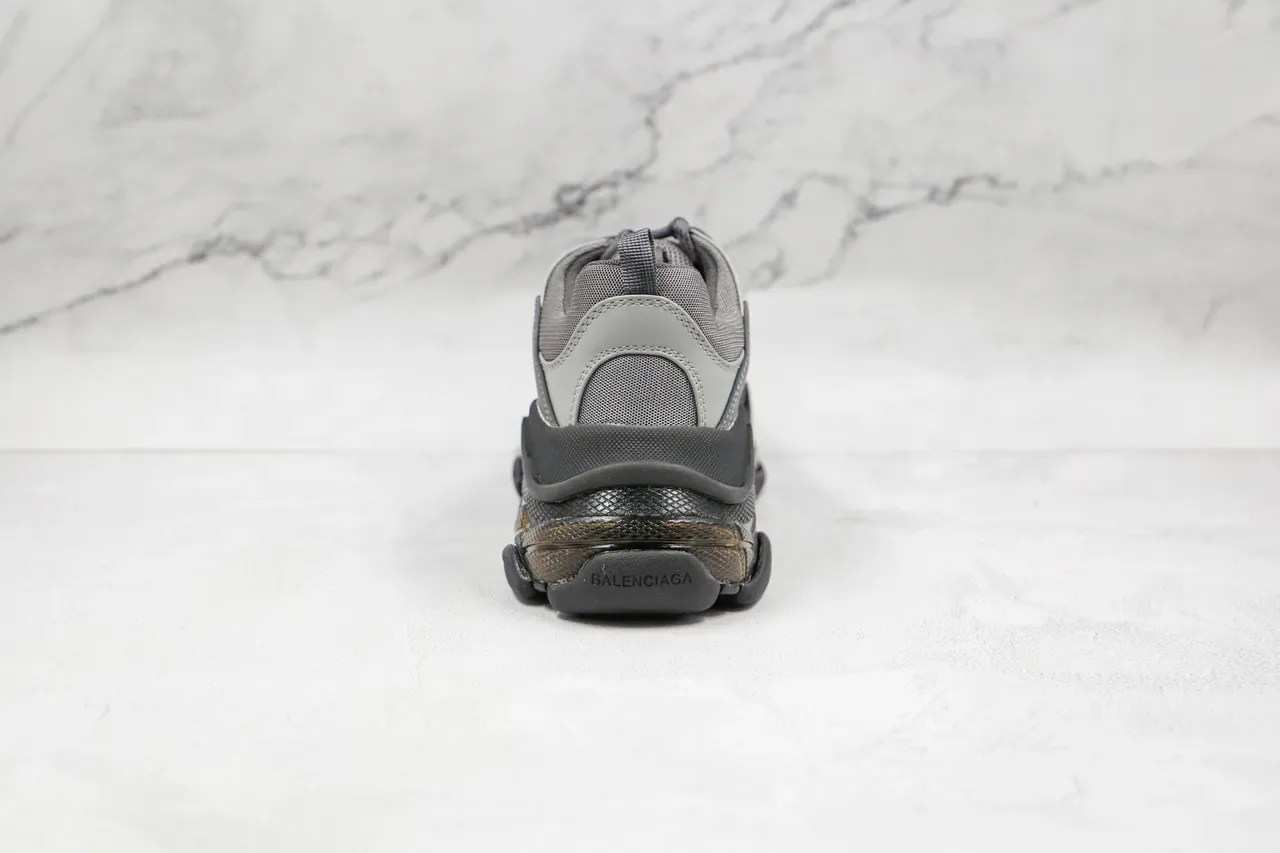 Balenciaga Triple S Cinza e Preto Tênis Chunky 2