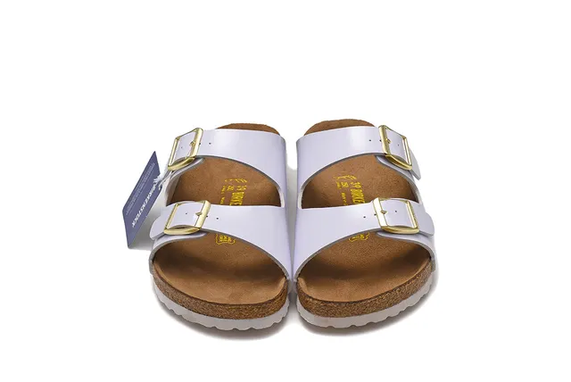 Birkenstock Arizona सफेद दो पट्टियों वाली कास्युअल सैंडल 3