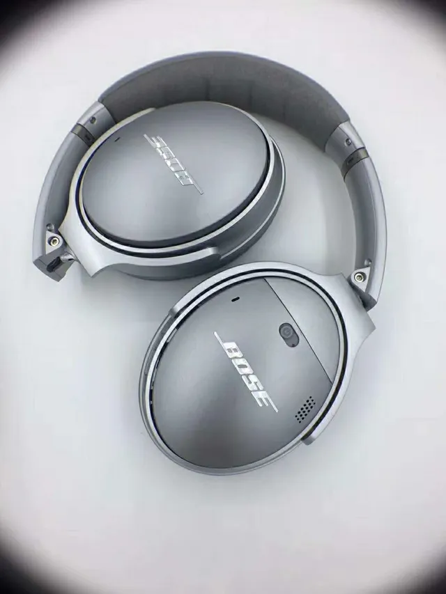 Bose Fones de Ouvido Circumaural Preto Acabamento Matte 5