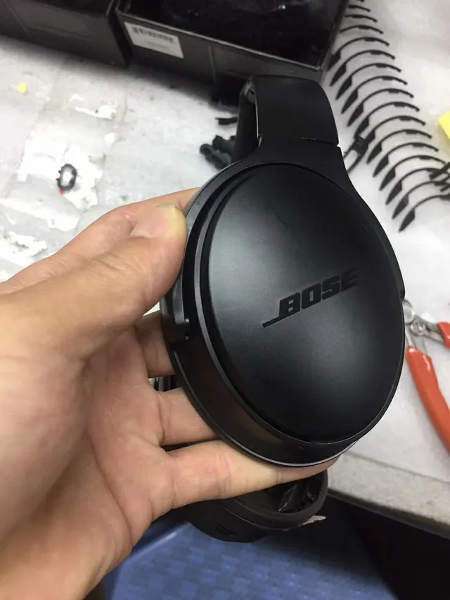 Bose Fones de Ouvido Circumaural Preto Acabamento Matte 12