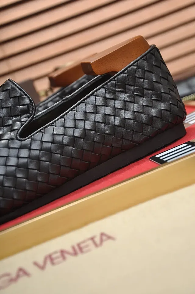 Bottega Veneta Andiamo Intrecciato جلد منسوج أسود لُوفرز 2