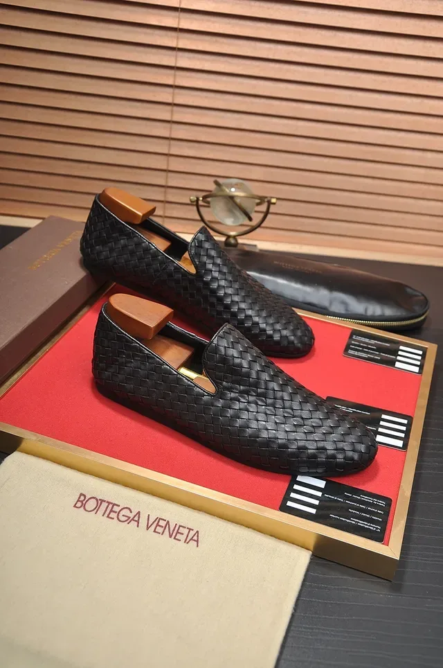 Bottega Veneta Andiamo Intrecciato جلد منسوج أسود لُوفرز 4