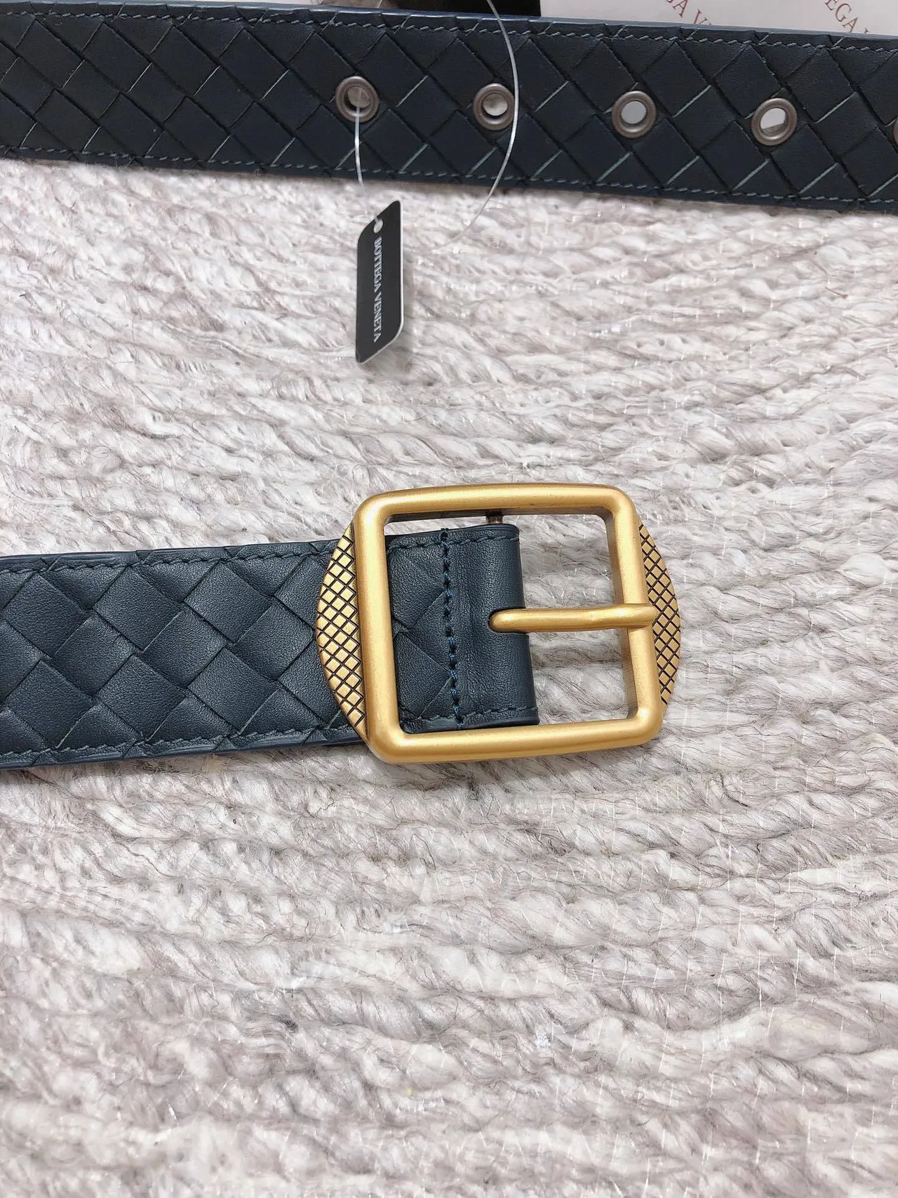 Bottega Veneta Cassette Intrecciato cinto de couro azul-marinho 4