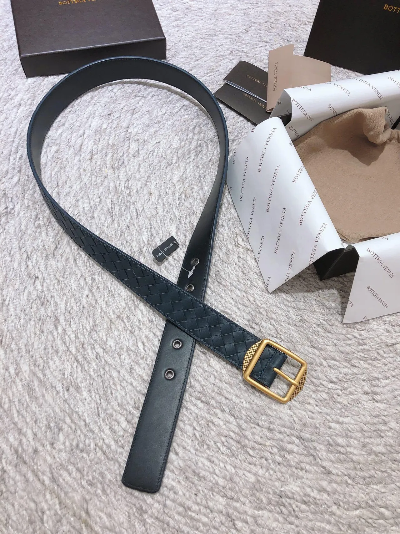 Bottega Veneta Cassette Intrecciato cinto de couro azul-marinho 5