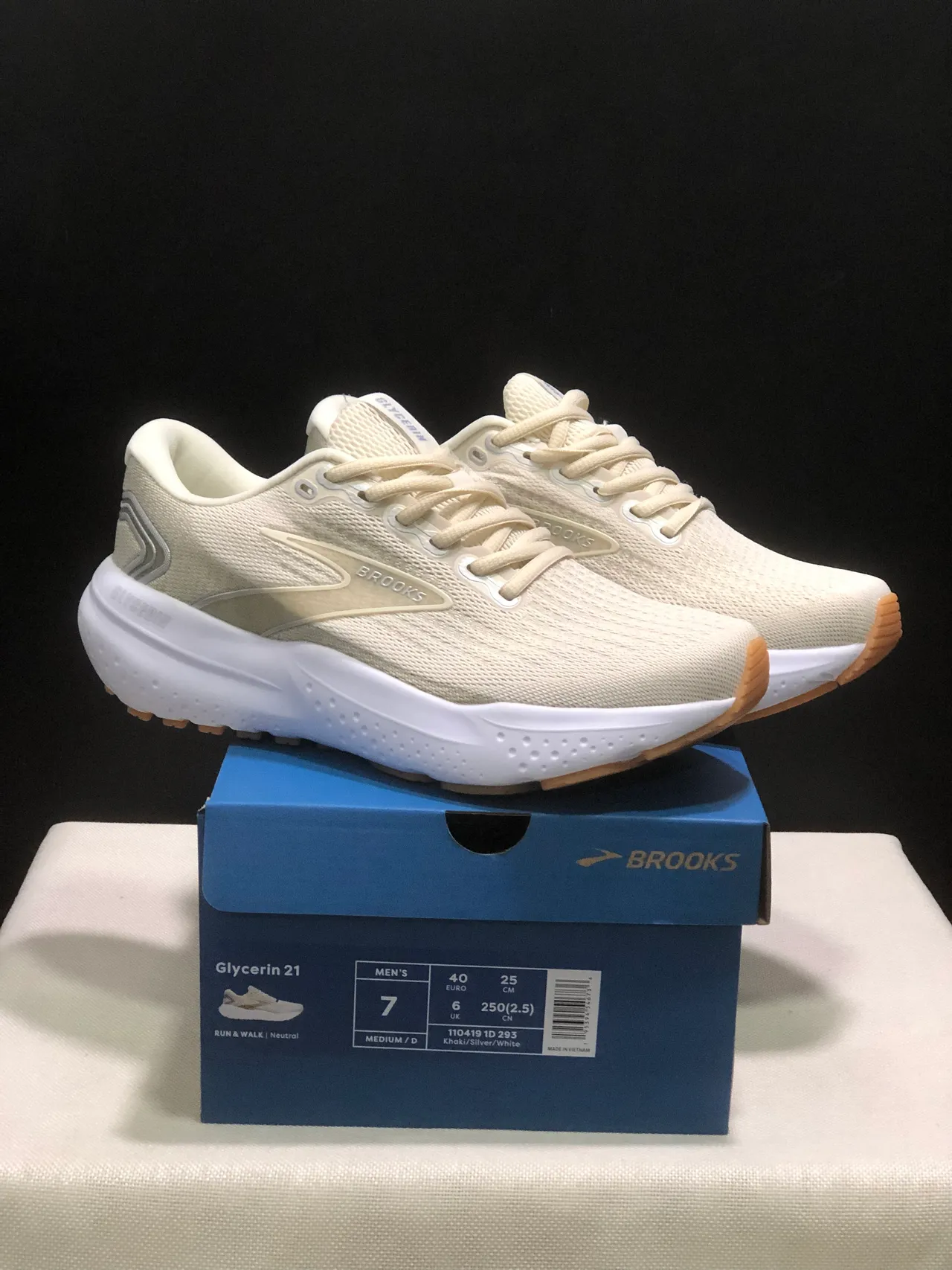 Brooks Glycerin Off-White and Gum Tênis de corrida 2