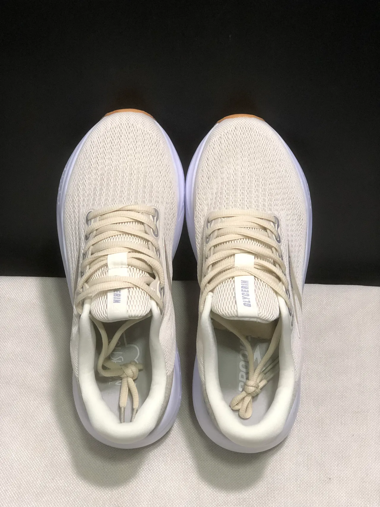 Brooks Glycerin Off-White and Gum Tênis de corrida 5