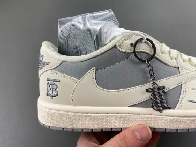 Burberry بيجي رمادي لايت توب حذاء رياضي أسلوب حياة جلدي وصناعي 3