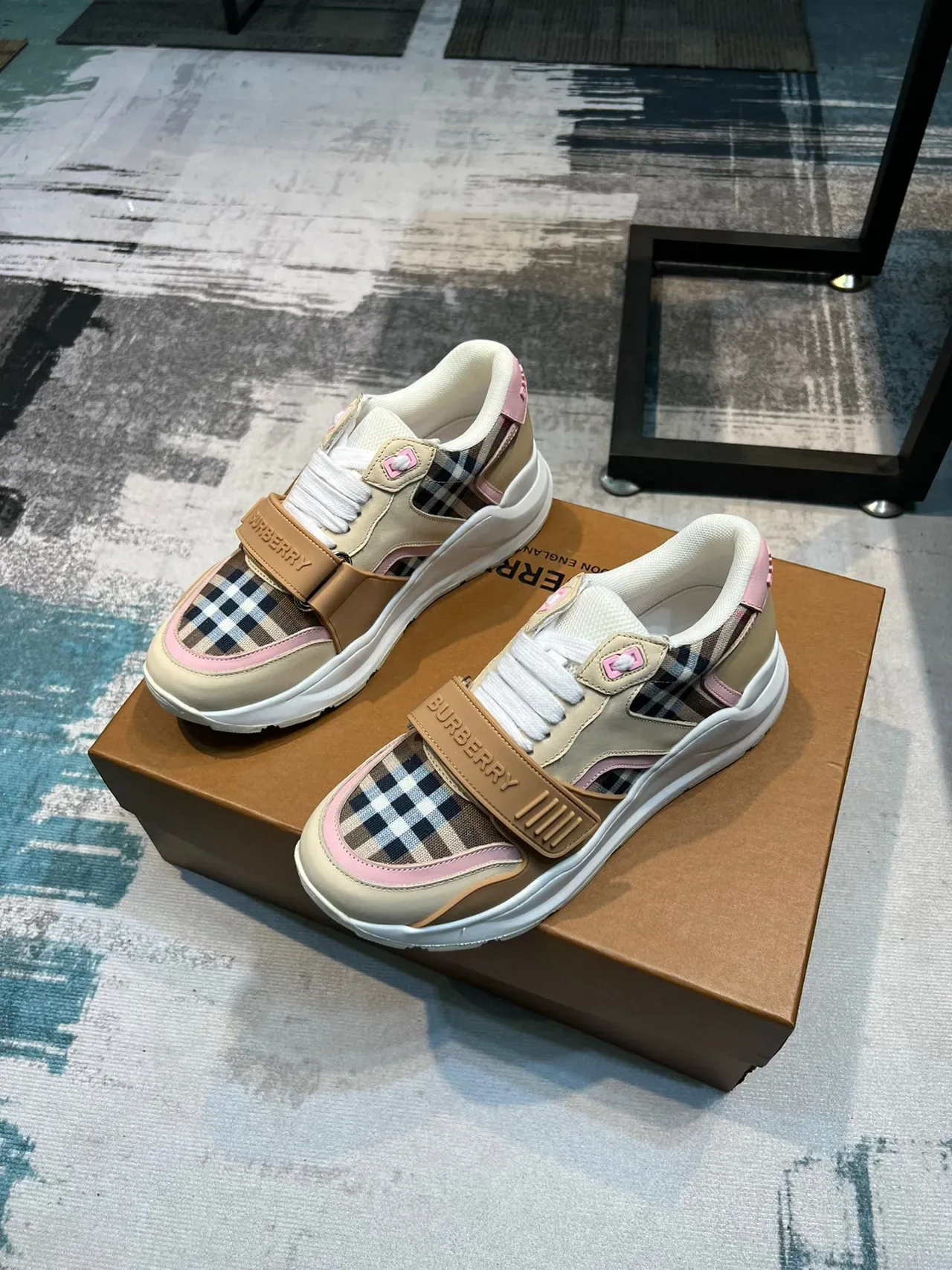 Burberry Beige Chaussures Chunky Semelle Rose Panneaux Tissu à Carreaux 6