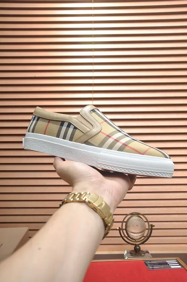 Burberry বেইজ সাদা স্লিপ-অন চেক-প্যাটার্ন ক্যানভাস উপর লাইফস্টাইল স্নিকার্স 4