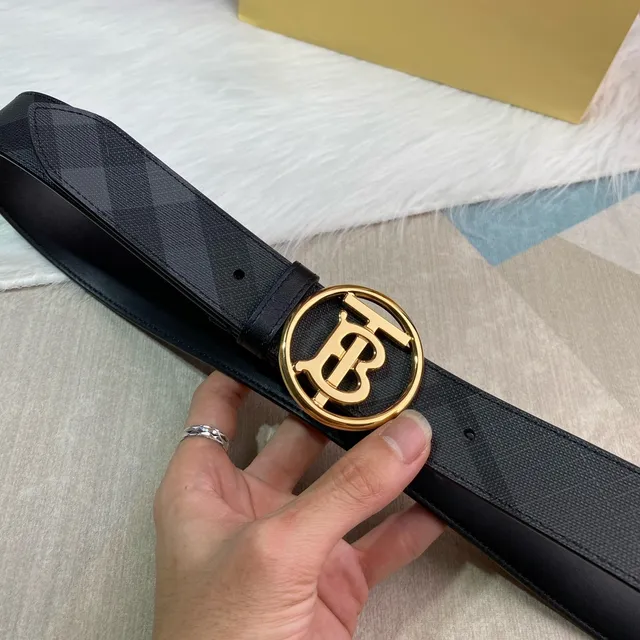 Burberry Knight 黑色房屋格纹皮革腰带 6