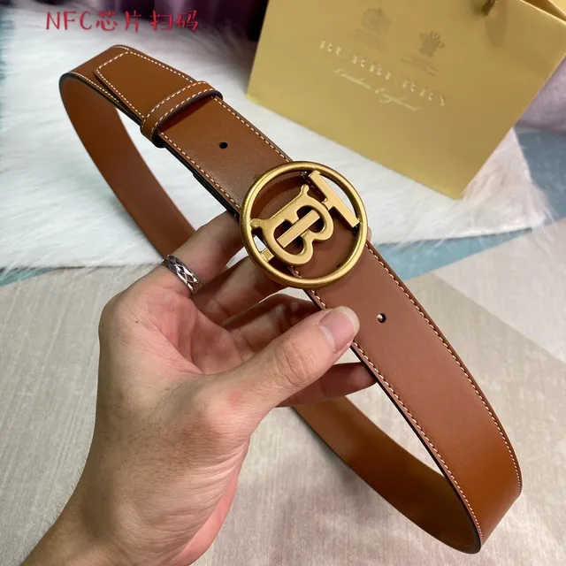 Burberry Knight Cinto de Couro Liso Tan com Fivela Circular de Monograma Marrom Dourado 3