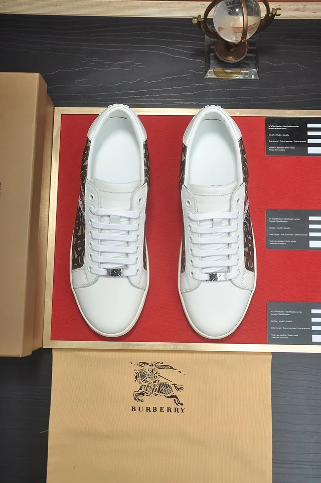 Burberry Knight sneakers lifestyle blanc et marron Monogram 2