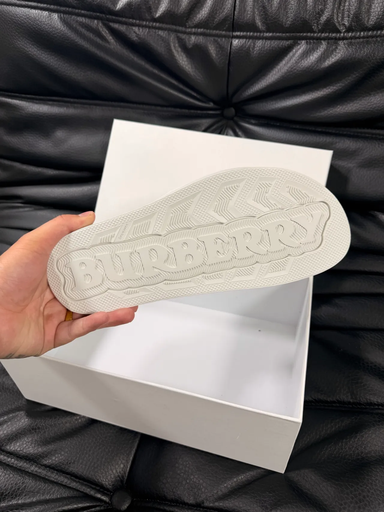 Burberry Knight White Monochrome Textured Strap Slippers 2