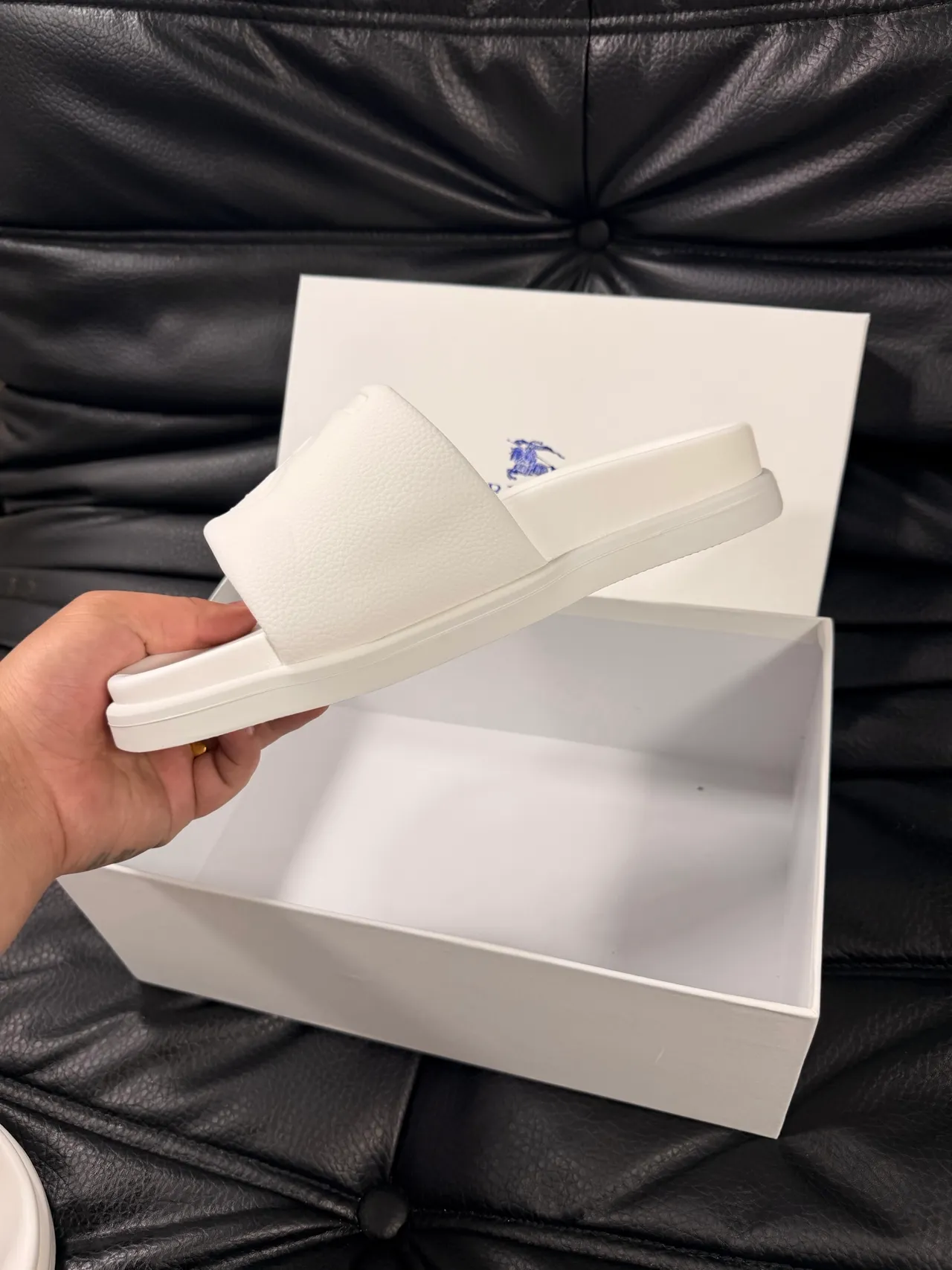 Burberry Knight White Monochrome Textured Strap Slippers 3