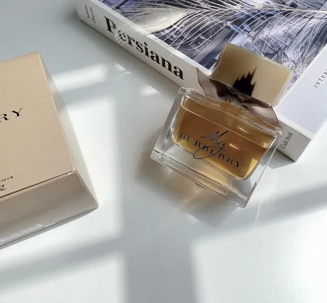 Burberry My भूरा गोल्ड स्क्वेयर-कट कांच की बोतल क्रीम कैप परफ्यूम 5