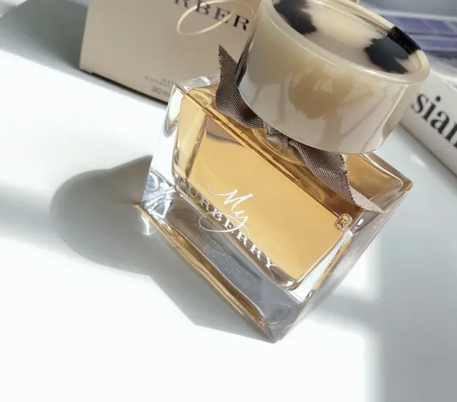 Burberry My भूरा गोल्ड स्क्वेयर-कट कांच की बोतल क्रीम कैप परफ्यूम 6