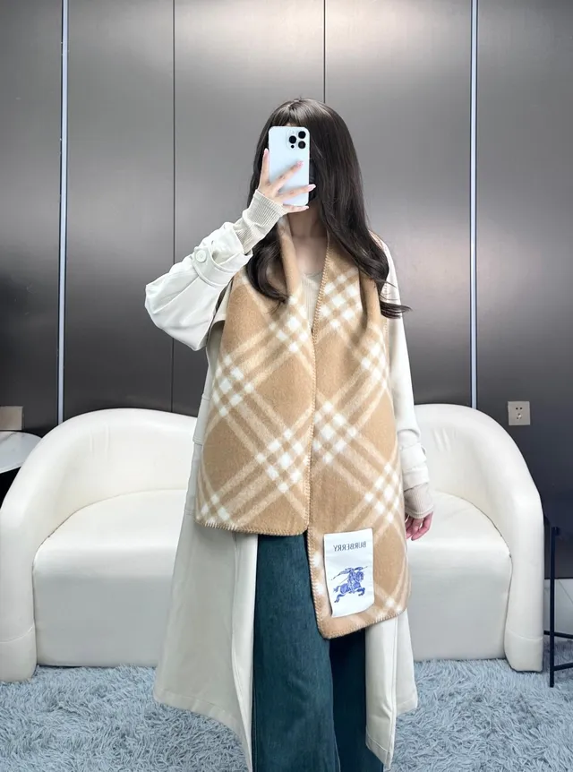 Burberry Nova Check উটনী ও ক্রিম ক্যাশমের স্কার্ফ 8