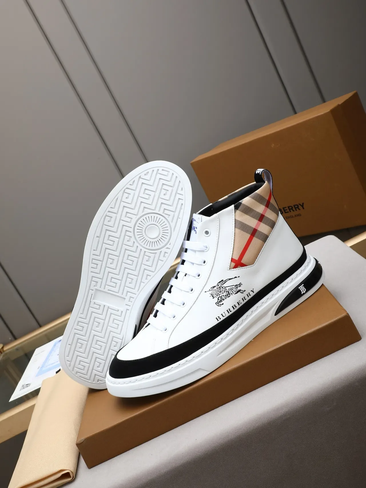 Burberry Blanc Noir Sneakers Lifestyle Hautes Cuir Et Tissu À Carreaux Supérieur 4