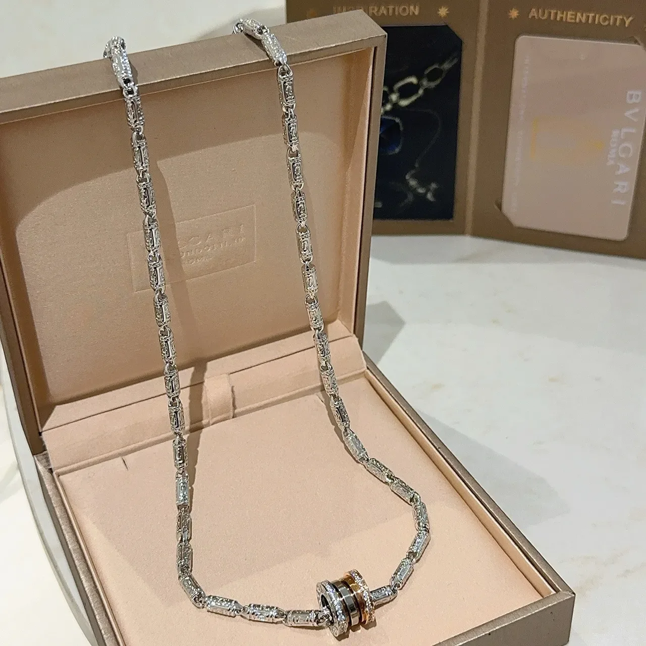 Bvlgari B.zero1 डायमंड-एन्क्रस्टेड ट्रिपल-रिंग नेकलेस 3