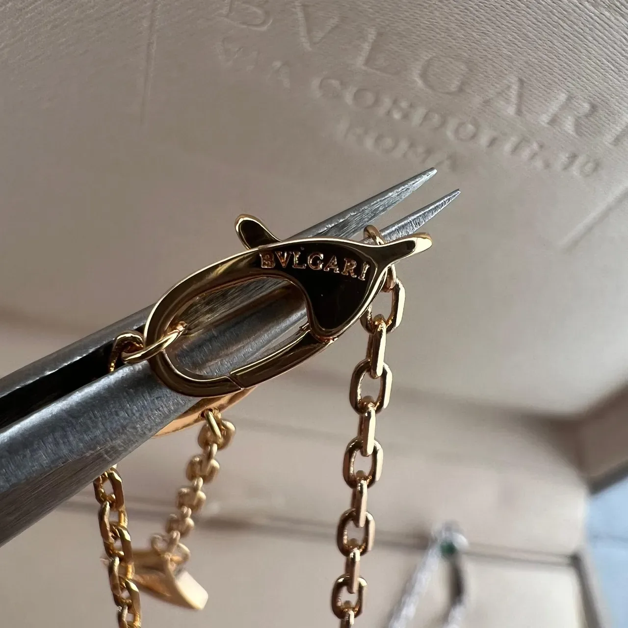 Bvlgari Divas’ Dream Colliers en forme d'éventail avec diamants pavé et gemmes en forme de larme 3