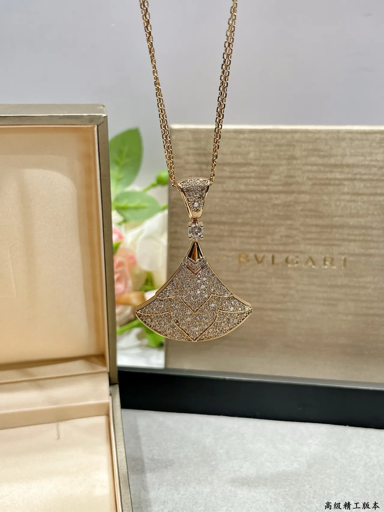 Bvlgari Divas’ Dream 扇形 Pavé 项链 5