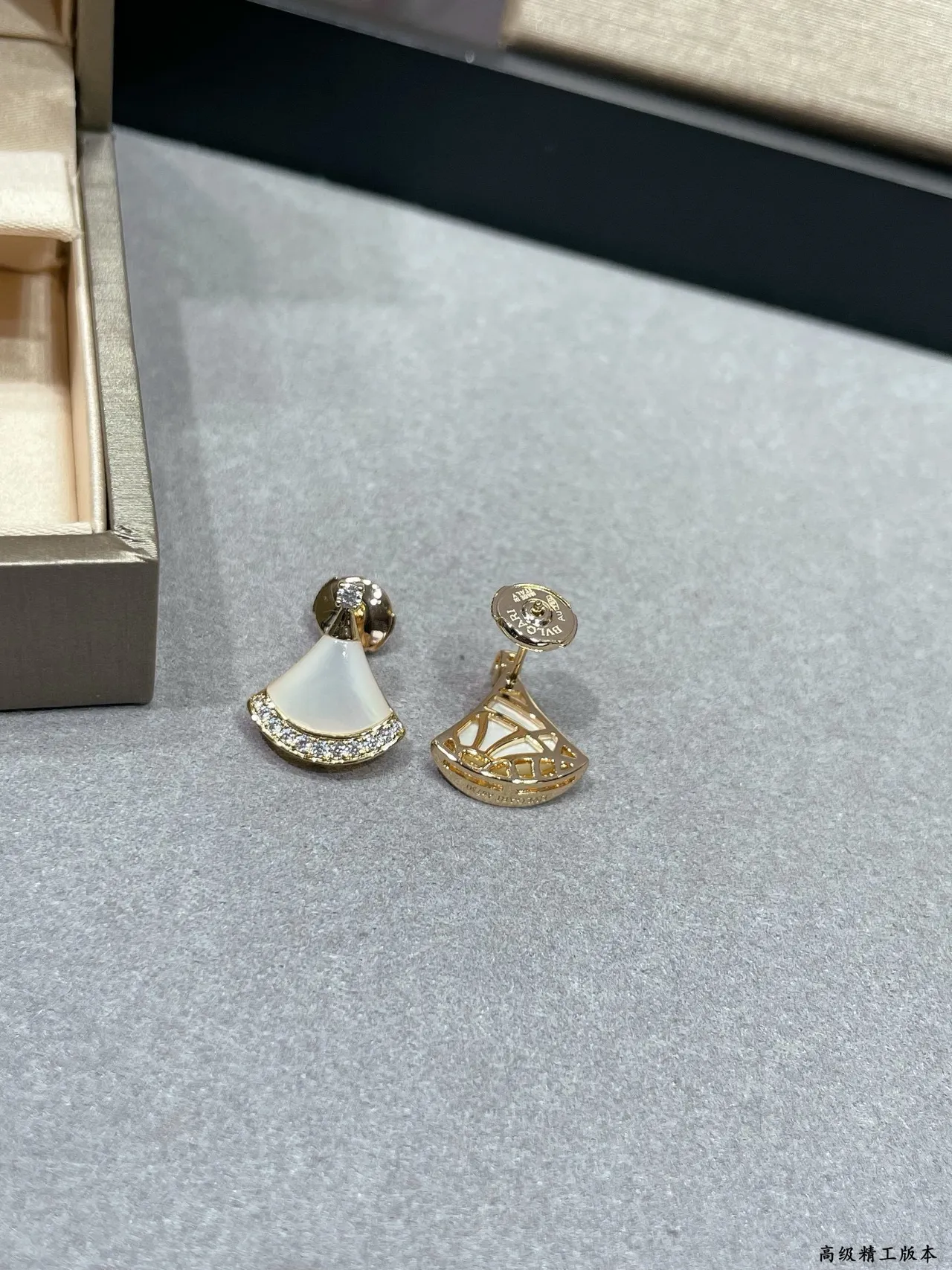 Bvlgari Divas’ Dream 扇形红白 Mother-of-Pearl 耳环 5