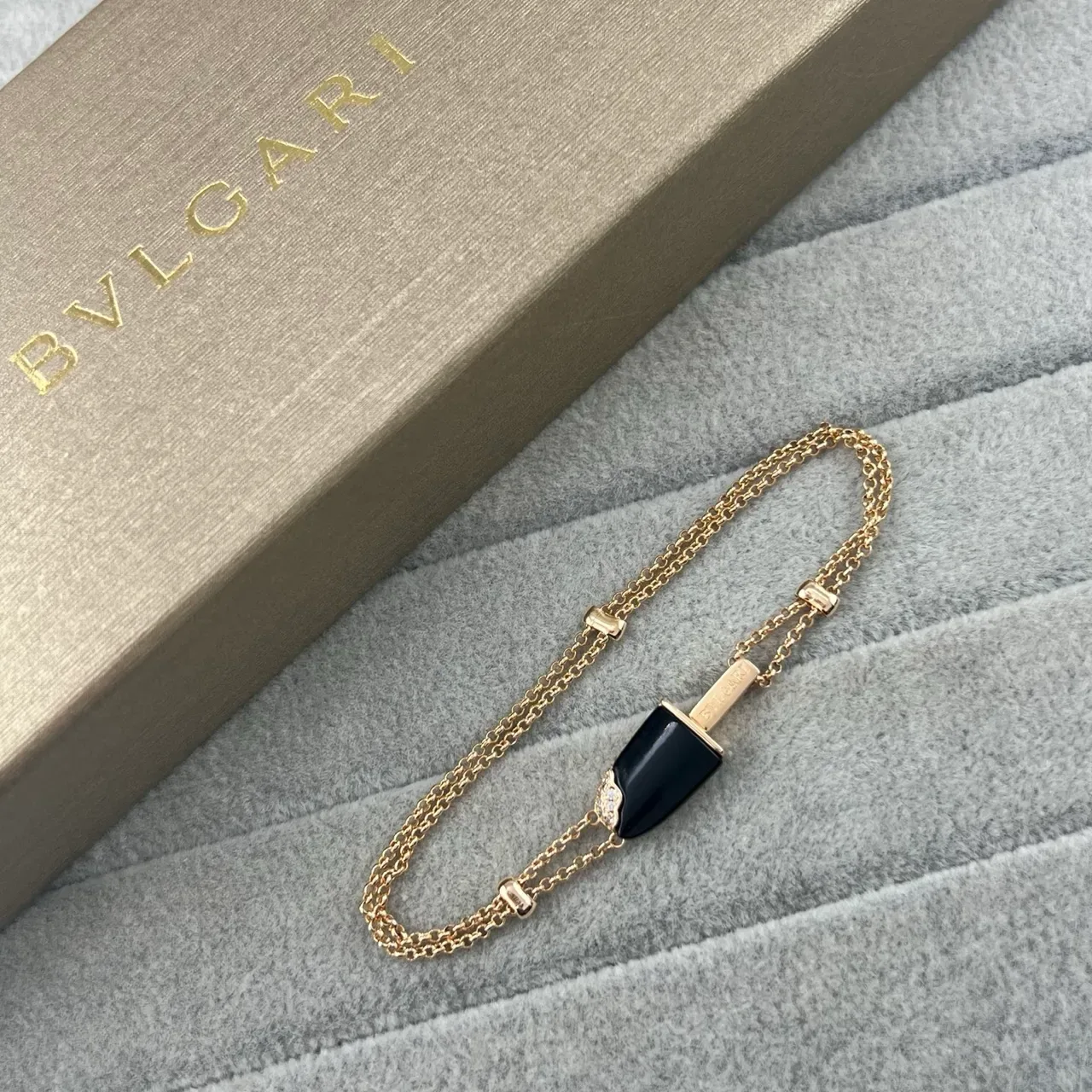 Bvlgari Collares con Cadena Doble y Dije de Piedra Cónica 3