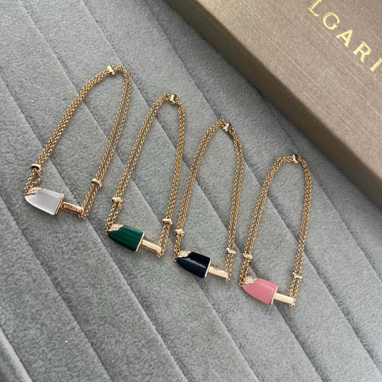 Bvlgari Collares con Cadena Doble y Dije de Piedra Cónica 7