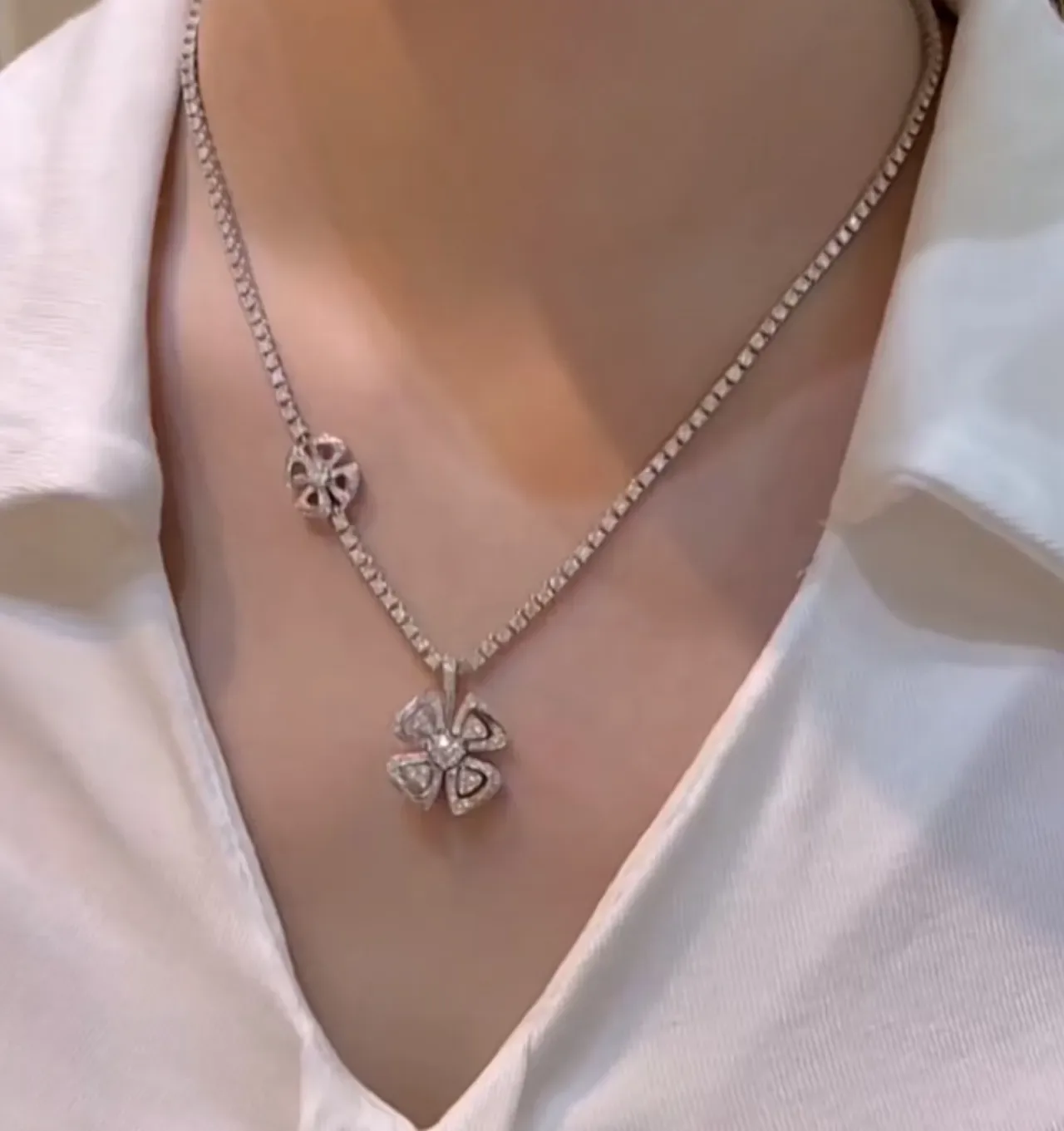 Bvlgari Fiorever Collier motif floral pavé de diamants 3