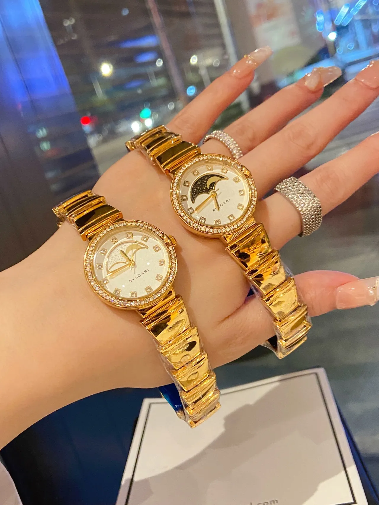 Bvlgari সোনার সাদা একীভূত ব্রেসলেট ডায়মন্ড-বেজেল কোয়ার্টজ ঘড়ি 4