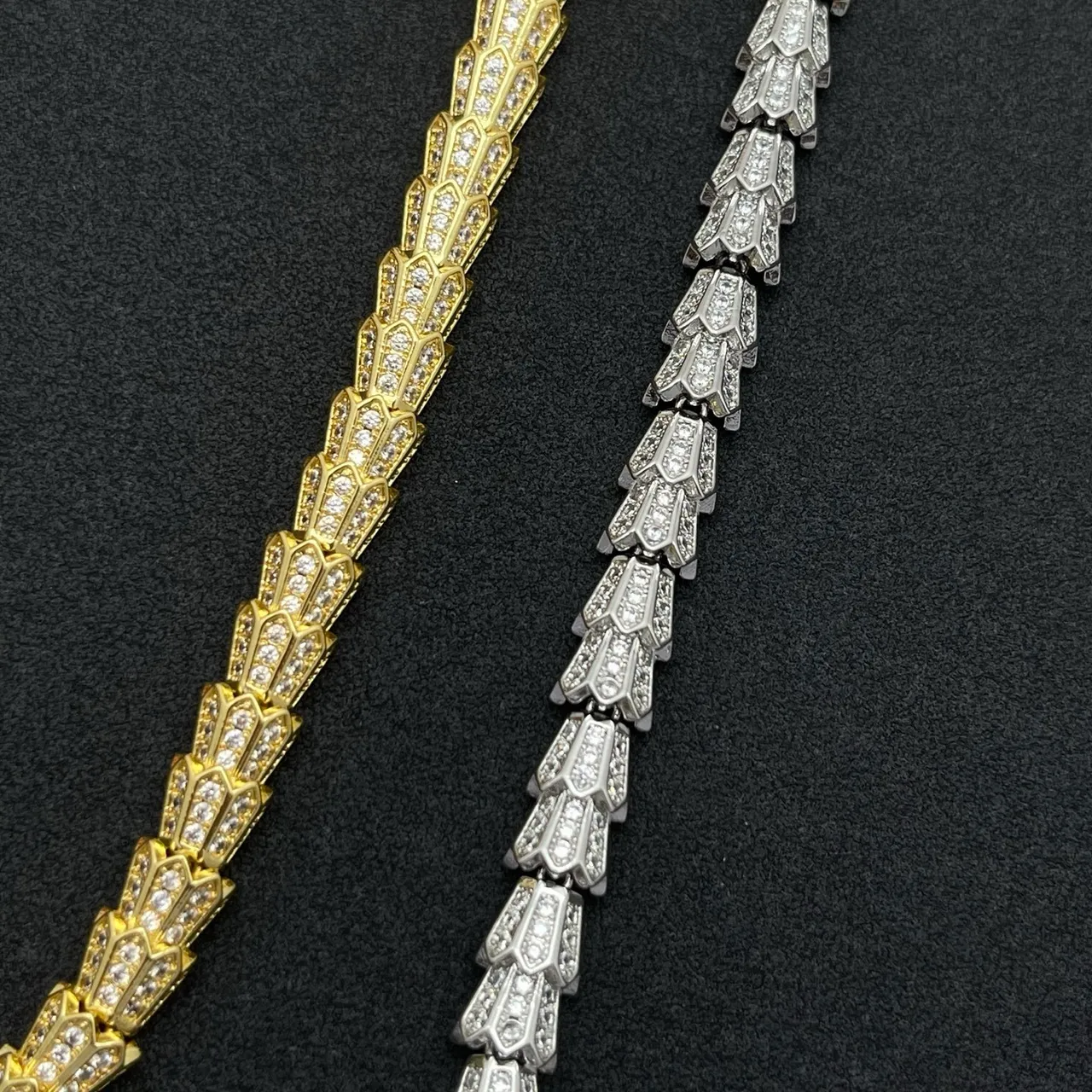 Bvlgari Serpenti Pavé Diamond and Emerald Snake Necklace 3